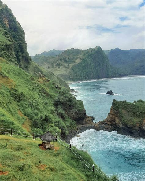Wisata Pantai Menganti: Surga Pantai di Jawa Tengah Yang Harus Dikunjungi